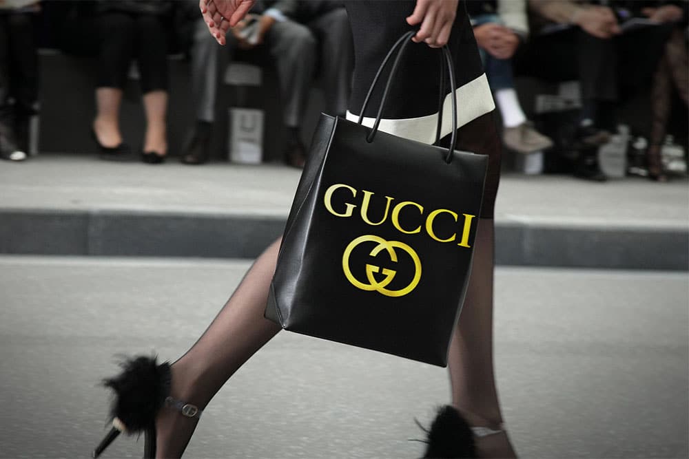 free leather shopping bag mockup