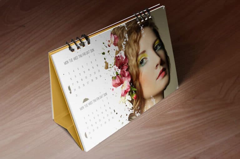 Download Free Download Desk Calendar Mockup in PSD - Designhooks
