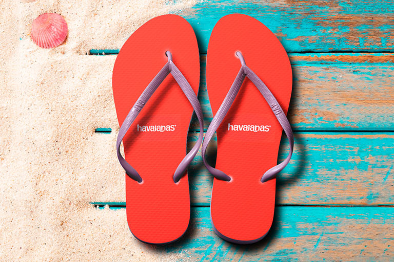 Free Download Flip Flops Mockup in PSD Designhooks