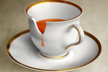 Free Chipped Coffee Mug Mockup in PSD